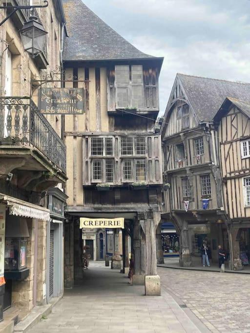 La Belle Consigne - Appartements Dinan Centre Gare Esterno foto